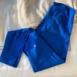 Lululemon size 6 blue wonder under leggings